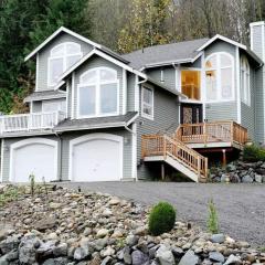 Large Estate Venue 2 hot tubs 2 treehouses