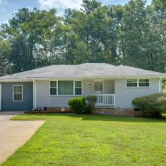 Inviting Home with Backyard 8 Mi to Dtwn Atlanta!