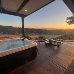 Ultimate Winery Getaway With Spa And Amazing Hilltop View