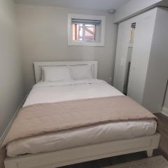 Cozy Basement Stay in Mississauga