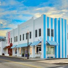 Boutique 1 Bedroom Condo In Dynamic 12 South #204