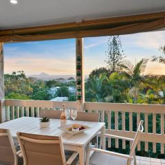Penthouse Sunsets - Stylish Noosa Heads Escape with Breathtaking Views