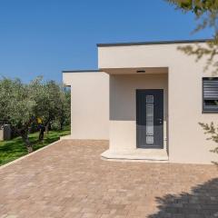 Amazing Home In Vrsar With House A Panoramic View