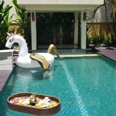 Privat Pool Villa with Kitchen at seminyak