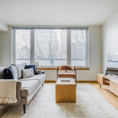 Blueground Lower Queen Anne rooftop nr Space Needle SEA-824