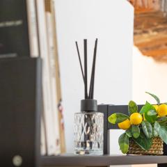 Rosa Homes THE YELLOW - Genoa Center, near the Metro, Aquarium