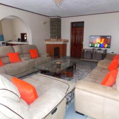 The Nook at Axis Garden Suites, Solo Ensuite Near JKIA,SGR,Nairobi express way with Workspace