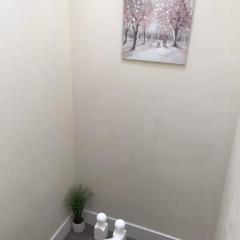 34 - Room 5 - Uplands