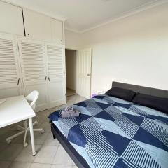 Cozy Queen Room in Sydney's Inner West - CS3