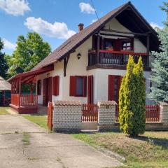 Tisza-Tavi Isteni Vendégház