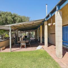 Rustic Charm, by the beach