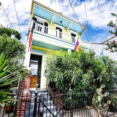 Ursulines Historic Creole Mansion Steps to QTR Historic Getaways W Pool