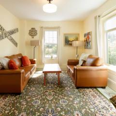 Central Picton Apartment, Sleeps 8; The Iron Horse