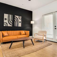 Boulevard Stays Luxe 2BR by the Stadium Pool Parking Gym 05