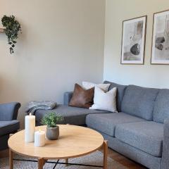 Romslig leilighet med 2 soverom - GRATIS PARKERING