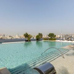 Iconic 3BHK I Stunning Creek Views I Sleep up to 6 guests I High Floor I Pool I Free Parking I Pet Friendly I