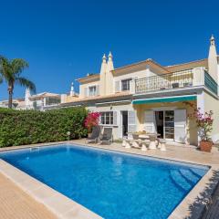 Moradia com 4 Quartos, Piscina em Vale do Lobo