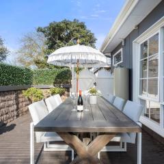 Epic Group Summer Getaway - 900m Walk to Beach!