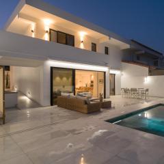 Las Burras Ocean Front Views