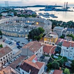 City Center Amphitheater Studio Apartments