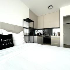 Brand New Minimalist Flat, Free Parking & Wifi