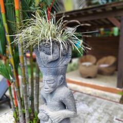 Stylish Colorful & Cozy Tropical Private Bedroom