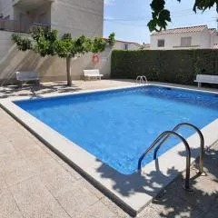 Apartment for 2 people in Roses with river view