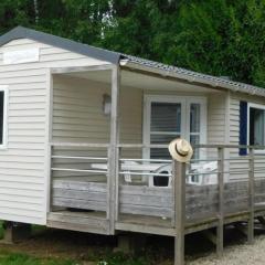 Mobil home confortable avec terrasse pour 6 personnes - API-1-52-646