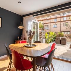 Gorgeous central 3 bed house free parking & garden