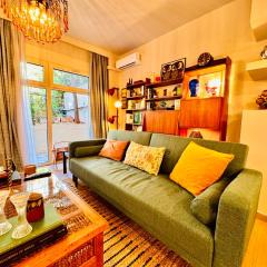 70's Vintage Hideaway Appartment