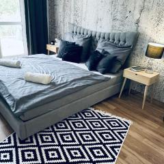 Exclusive Garden Oasis with Jacuzzi & Private Parking