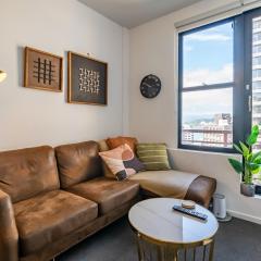 Top Floor - Free Parking - Central Location - Quiet - City View