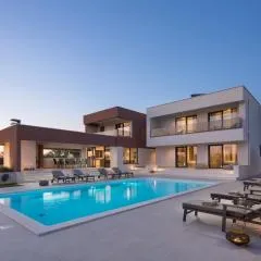 Beautiful Villa Scallop