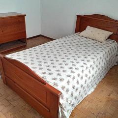 Lisbon for 1 person near airport room private