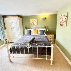 Large 3 Bedroom in Canterbury with Cathedral Views