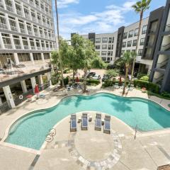 Pool View Kings Beds 2BR Galleria Mall Houston Area