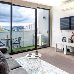 Clarendon St Chic 2 Bedroom Apartment w Parking