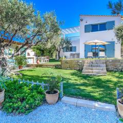 Delightful Seaside Villa