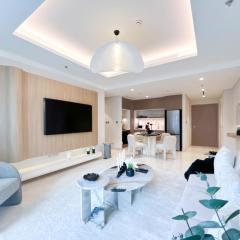 Elegant 1B by the Beach & iconic Views