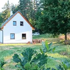 Klidná lokalita Na kraji lesa, celý dům s úschovnu kol
