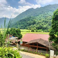 Nam Pé Tày Homestay - View hồ Ba Bể