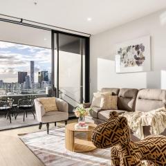 Stylish 2BR Unit with Pool and Gym in South Brisbane