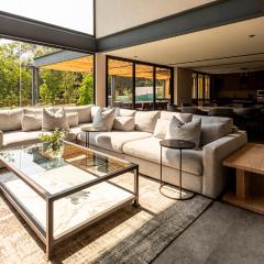Casa Cundi, Contemporary Living in Nature
