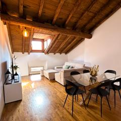 Loft mansardato sullo skyline di Bergamo
