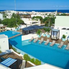 Luxury Studio with Kitchen AC Gym Pools Cinema