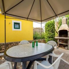 Inviting Apartment near Mala Mandra Beach