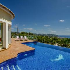 Unique villa in Moraira with infinity pool