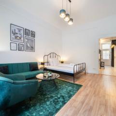 Green Greguss Calm Chic w AC by M2 Metro