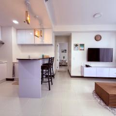 Bright & Cozy High-Rise Condo