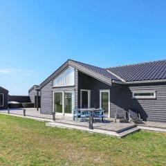 10 person holiday home in Brovst-By Traum